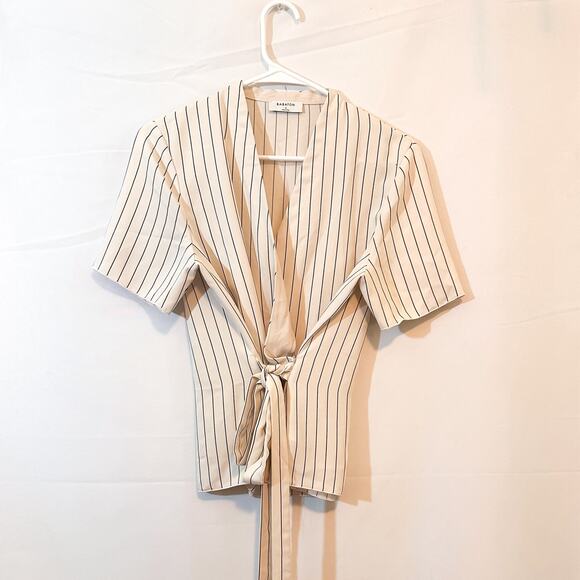 3 FOR $50! 🎁 ARITZIA Babaton Kaltag Tie Front Pinstripe Striped Wrap Top… - Picture 2 of 4